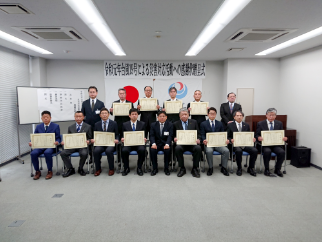 令和元年台風19号の災害対応に対する感謝状を贈呈されました。